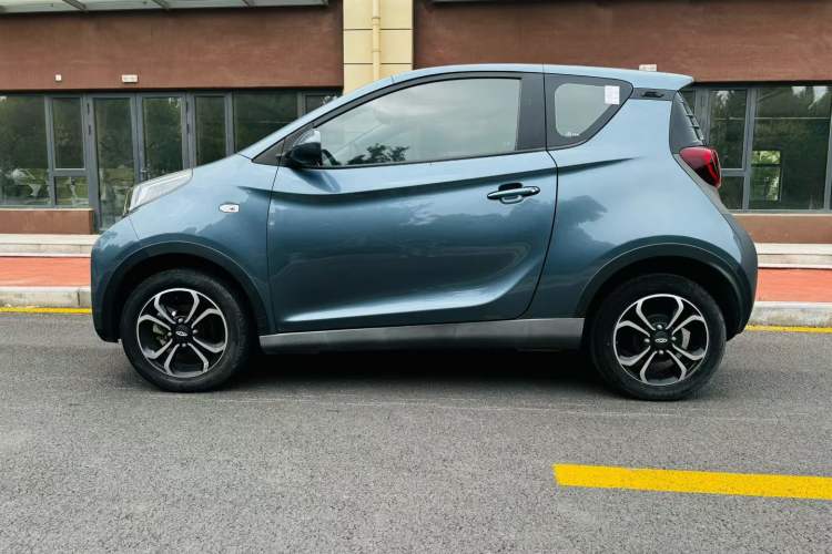 Used Chery QQ Little Ant 2021 150 000 Yuan "Ant Fan" Edition New Ant Cool Version Lithium-Ion Battery Exterior 2