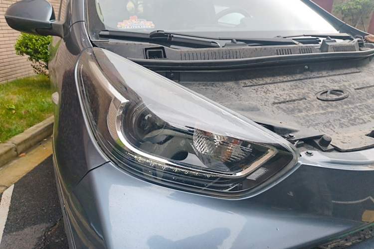 Used Chery QQ Little Ant 2021 200 000-Yuan Ant Fan Edition Talent Version NMC Battery 301 km Exterior 6