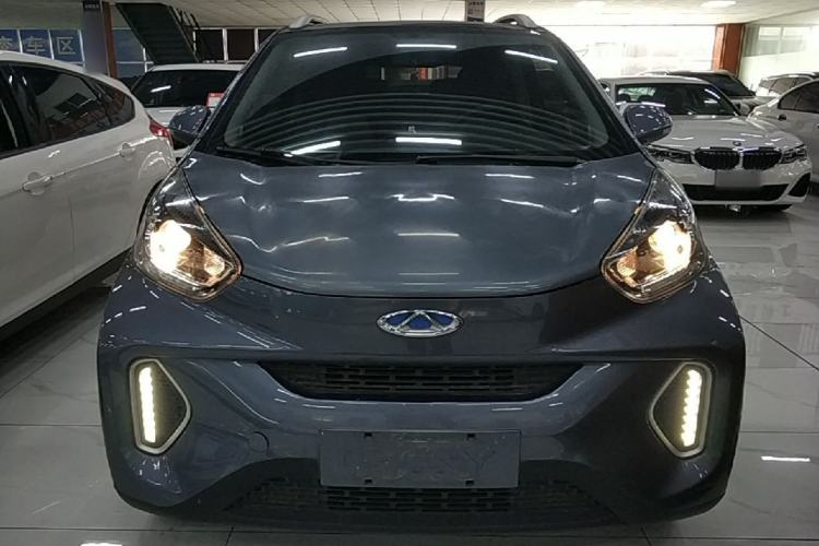 Used Chery QQ Little Ant 2021 200 000 Yuan "Ant Fan" Edition Energized Version NMC Lithium Battery 301 km Front