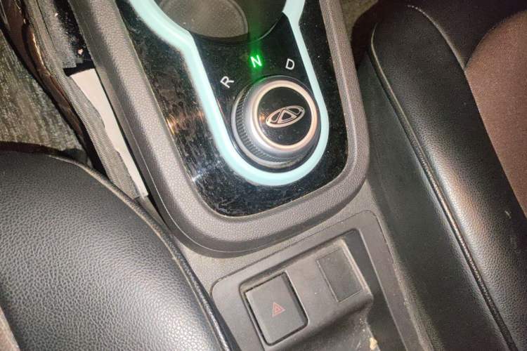 Used Chery QQ Little Ant 2021 200 000-Yuan Ant Fan Edition Talent Version NMC Battery 301 km Gear Lever