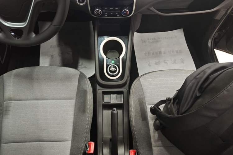 Used Chery QQ Little Ant 2021 200 000-Yuan Ant Fan Edition Energized Version Lithium Iron Phosphate 301 km Gear Lever