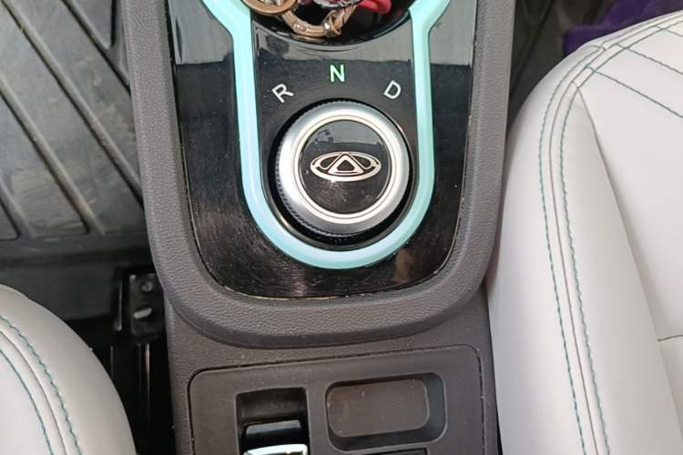 Used Chery QQ Little Ant 2021 200 000-Yuan Ant Fan Edition Talent Version NMC Battery 301 km Gear Lever