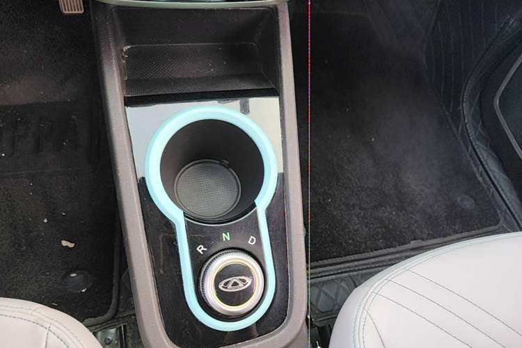 Used Chery QQ Little Ant 2021 200 000-Yuan Ant Fan Edition Talent Version NMC Battery 301 km Gear Lever