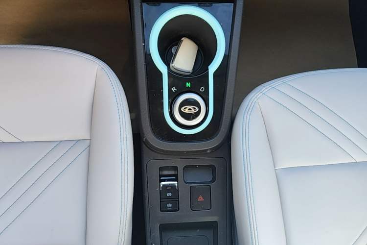 Used Chery QQ Little Ant 2021 150 000 Yuan "Ant Fan" Edition New Ant Cool Version Lithium-Ion Battery Gear Lever