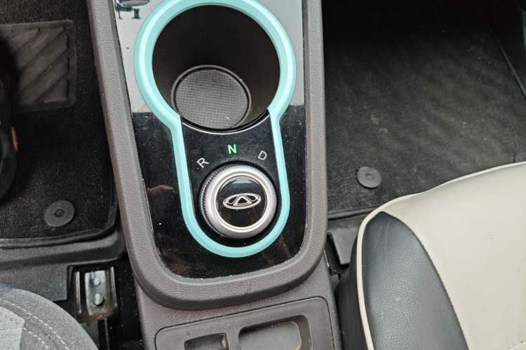 Used Chery QQ Little Ant 2021 150 000 Yuan "Ant Fan" Edition New Ant Cool Version Lithium-Ion Battery Gear Lever
