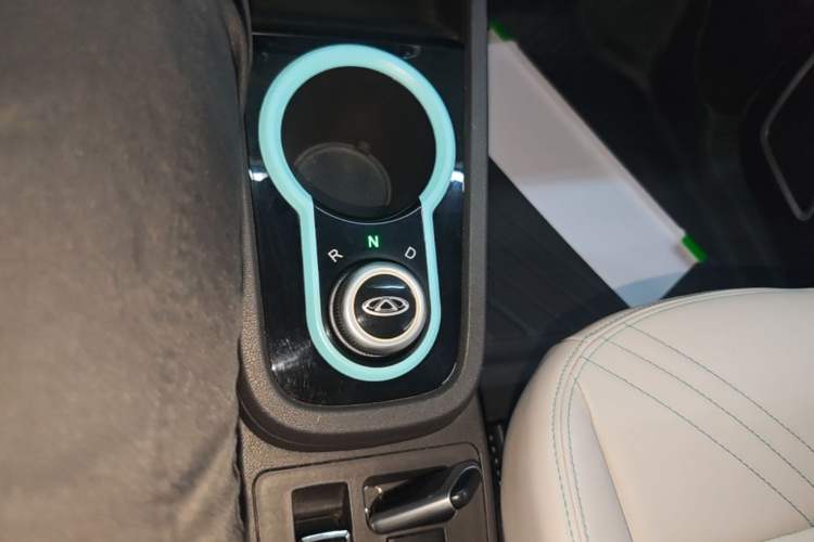 Used Chery QQ Little Ant 2021 150 000 Yuan "Ant Fan" Edition New Ant Cool Version Lithium-Ion Battery Gear Lever