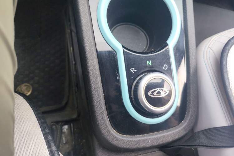 Used Chery QQ Little Ant 2021 200 000-Yuan Ant Fan Edition Talent Version NMC Battery 301 km Gear Lever