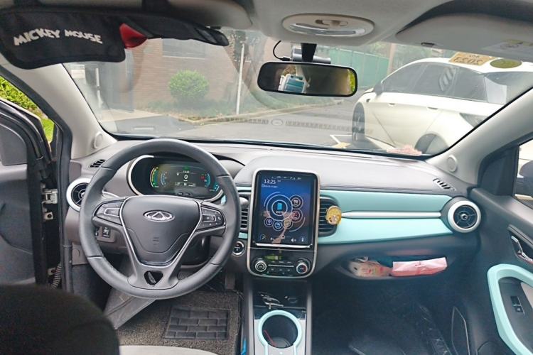 Used Chery QQ Little Ant 2021 200 000-Yuan Ant Fan Edition Talent Version NMC Battery 301 km Interior 2