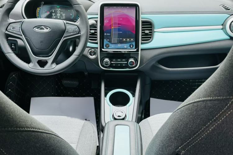 Used Chery QQ Little Ant 2021 150 000 Yuan "Ant Fan" Edition New Ant Cool Version Lithium-Ion Battery Interior 3