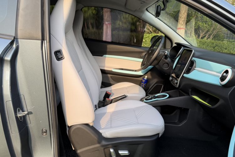 Used Chery QQ Little Ant 2021 200 000-Yuan Ant Fan Edition Talent Version NMC Battery 301 km Interior 4