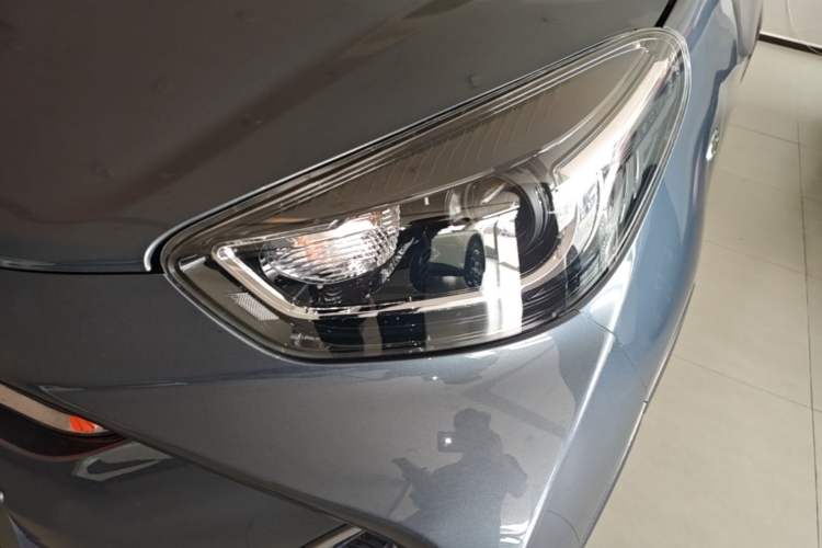 Used Chery QQ Little Ant 2021 200 000-Yuan Ant Fan Edition Oxygen Version Lithium Iron Phosphate 301 km Left Front Headlight