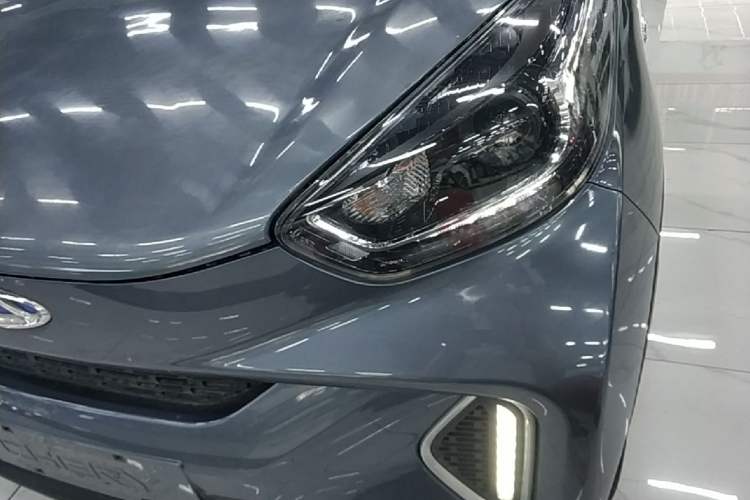 Used Chery QQ Little Ant 2021 200 000 Yuan "Ant Fan" Edition Energized Version NMC Lithium Battery 301 km Left Front Headlight
