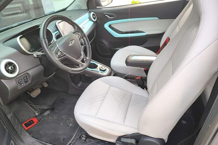 Used Chery QQ Little Ant 2021 200 000-Yuan Ant Fan Edition Talent Version NMC Battery 301 km Left Front Seat