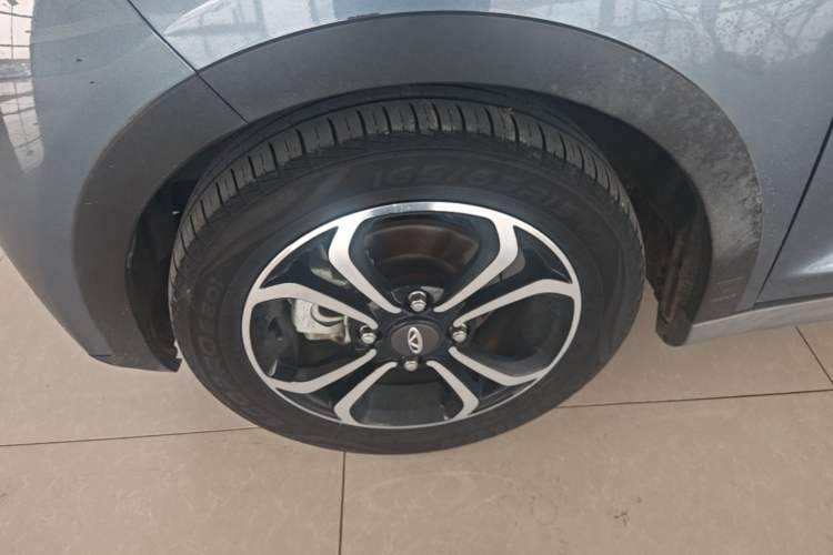 Used Chery QQ Little Ant 2021 200 000 Yuan Ant Fan Edition Energized Version Lithium Iron Phosphate 301 km Left Front Wheel Hub