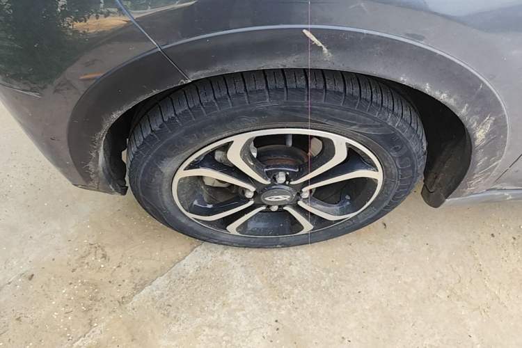 Used Chery QQ Little Ant 2021 200 000-Yuan Ant Fan Edition Talent Version NMC Battery 301 km Left Front Wheel Hub