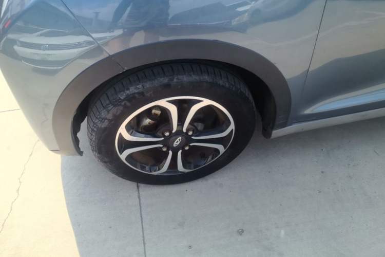 Used Chery QQ Little Ant 2021 150 000 Yuan Ant Fan Edition Ant Trend Version Lithium-Ion Battery Left Front Wheel Hub