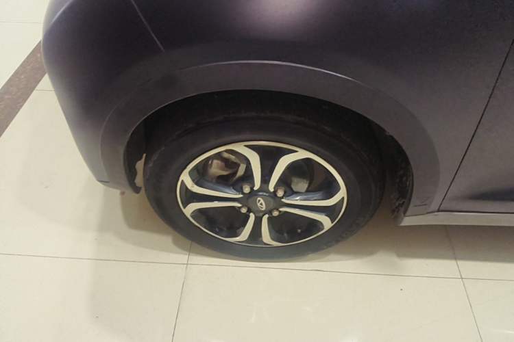 Used Chery QQ Little Ant 2021 150 000 Yuan "Ant Fan" Edition New Ant Cool Version Lithium-Ion Battery Left Front Wheel Hub