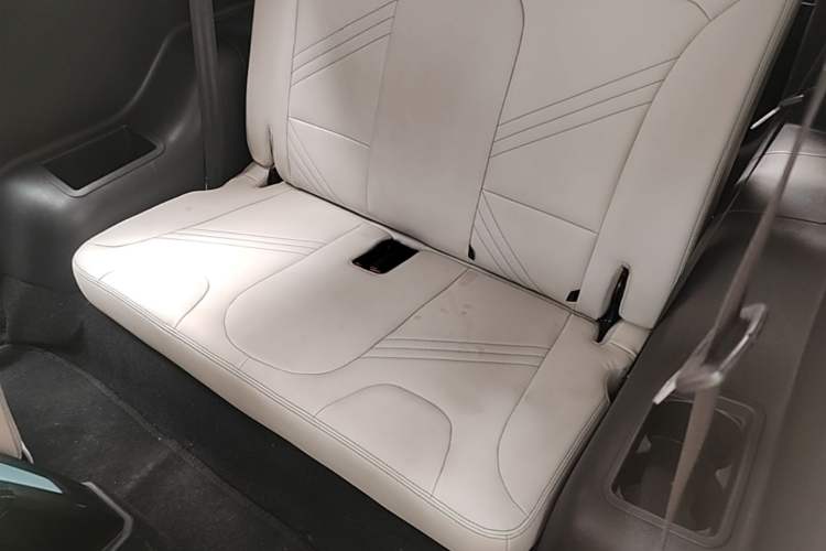 Used Chery QQ Little Ant 2021 200 000-Yuan Ant Fan Edition Talent Version Lithium Iron Phosphate 301 km Left Rear Seat