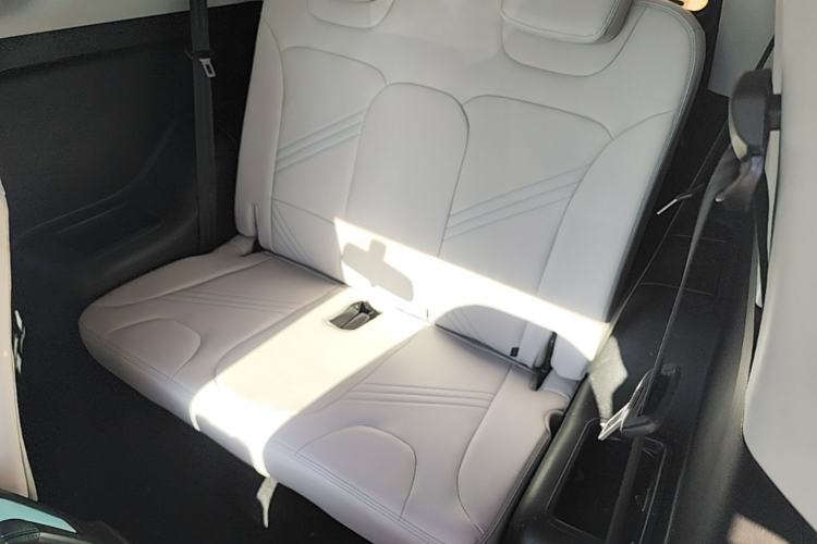 Used Chery QQ Little Ant 2021 150 000 Yuan "Ant Fan" Edition New Ant Cool Version Lithium-Ion Battery Left Rear Seat