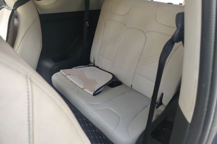 Used Chery QQ Little Ant 2021 200 000-Yuan Ant Fan Edition Talent Version NMC Battery 301 km Left Rear Seat