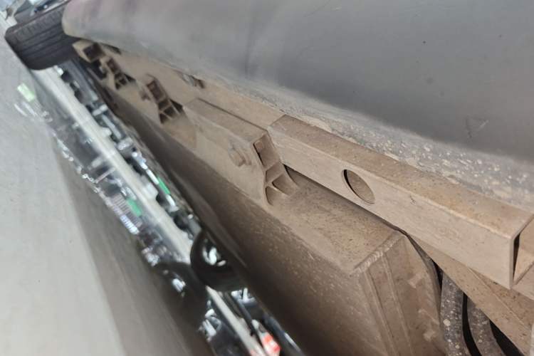 Used Chery QQ Little Ant 2021 200 000-Yuan Ant Fan Edition Energized Version Lithium Iron Phosphate 301 km Left Side Sill