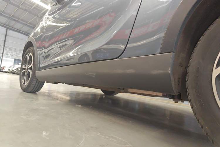 Used Chery QQ Little Ant 2021 200 000-Yuan Ant Fan Edition Talent Version NMC Battery 301 km Left Side Sill