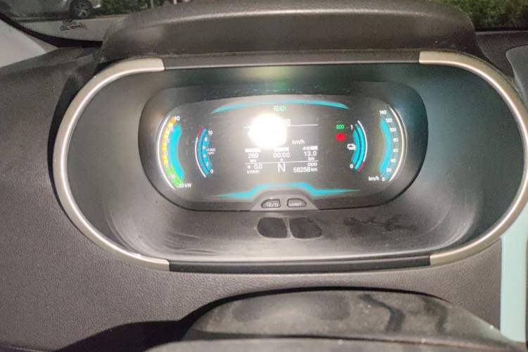 Used Chery QQ Little Ant 2021 200 000-Yuan Ant Fan Edition Talent Version NMC Battery 301 km Odometer Close Up