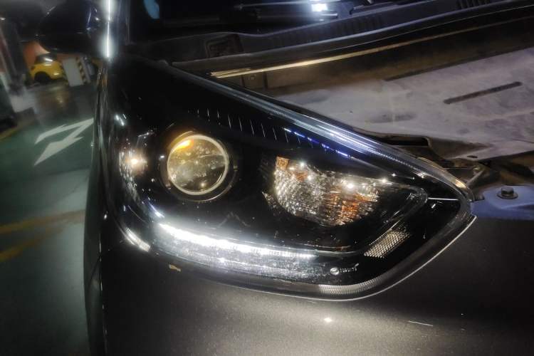 Used Chery QQ Little Ant 2021 150 000 Yuan Ant Fan Edition Ant Cool Version Lithium Iron Phosphate Right Front Headlight