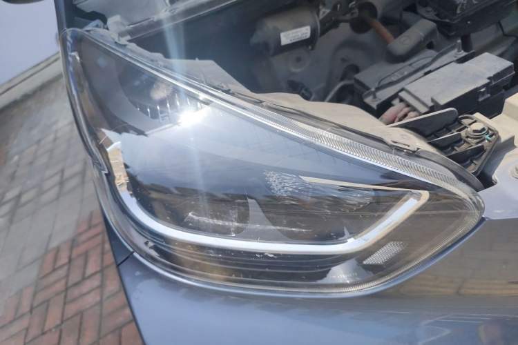 Used Chery QQ Little Ant 2021 200 000-Yuan Ant Fan Edition Talent Version NMC Battery 301 km Right Front Headlight