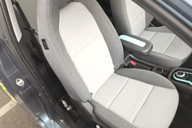 Used Chery QQ Little Ant 2021 150 000 Yuan "Ant Fan" Edition New Ant Xuan Version Lithium-NMC Battery Right Front Seat