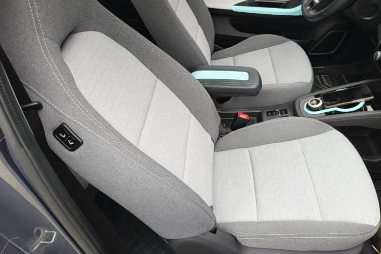 Used Chery QQ Little Ant 2021 150 000 Yuan "Ant Fan" Edition New Ant Xuan Version Lithium-NMC Battery Right Front Seat