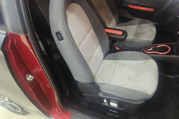 Used Chery QQ Little Ant 2021 150 000 Yuan "Ant Fan" Edition New Ant Cool Version Lithium-Ion Battery Right Front Seat