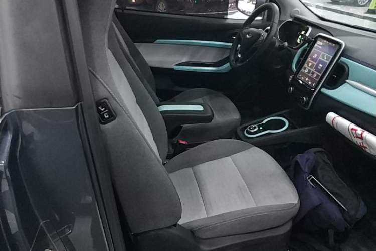 Used Chery QQ Little Ant 2021 200 000 Yuan "Ant Fan" Edition Energized Version NMC Lithium Battery 301 km Right Front Seat