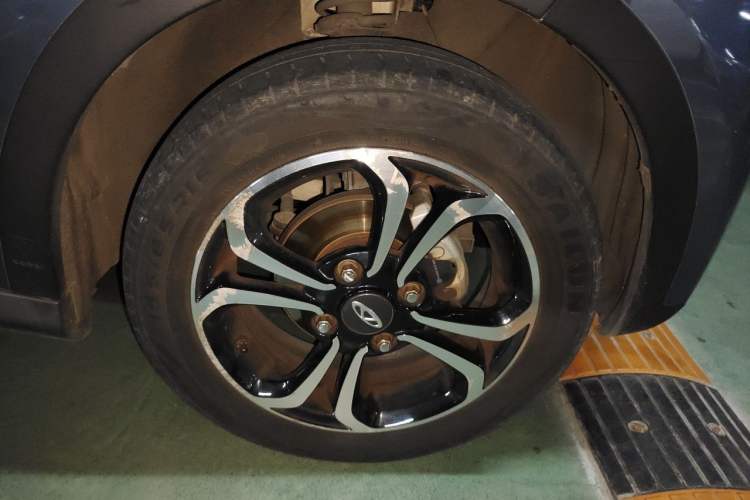 Used Chery QQ Little Ant 2021 150 000 Yuan Ant Fan Edition Ant Cool Version Lithium Iron Phosphate Right Front Wheel Hub