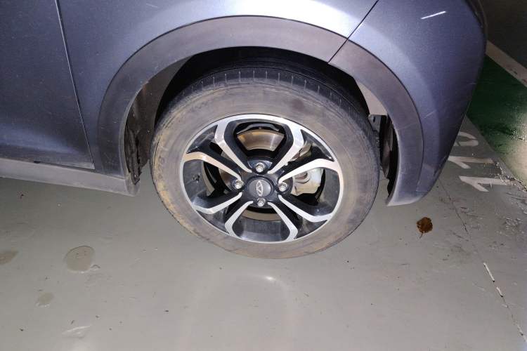Used Chery QQ Little Ant 2021 200 000-Yuan Ant Fan Edition Talent Version Lithium Iron Phosphate 301 km Right Front Wheel Hub