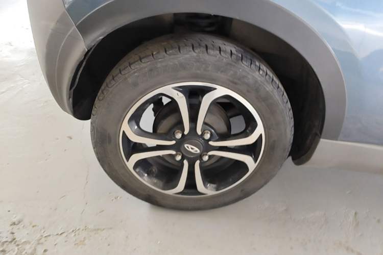 Used Chery QQ Little Ant 2021 150 000 Yuan Ant Fan Edition New Ant Cool Version Lithium Iron Phosphate Right Rear Wheel Hub