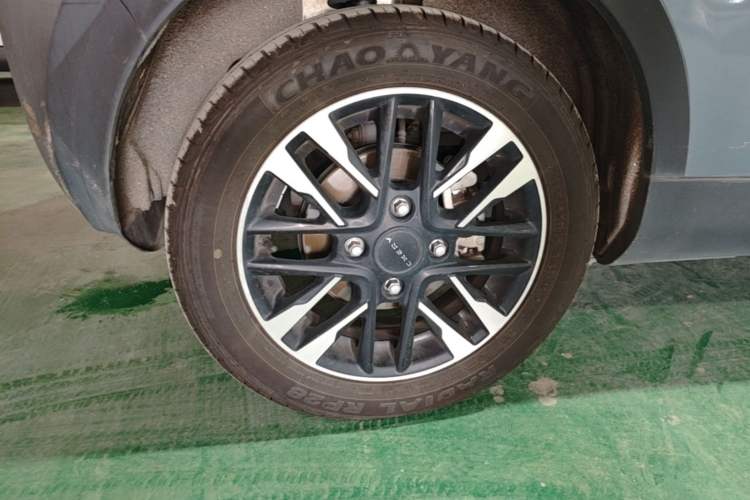 Used Chery QQ Little Ant 2021 200 000-Yuan Ant Fan Edition Oxygen Version Lithium Iron Phosphate 301 km Right Rear Wheel Hub
