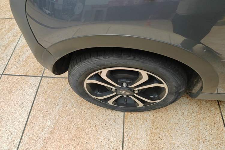 Used Chery QQ Little Ant 2021 200 000-Yuan Ant Fan Edition Talent Version Lithium Iron Phosphate 301 km Right Rear Wheel Hub