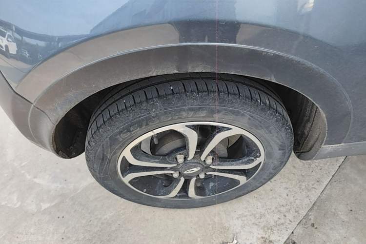 Used Chery QQ Little Ant 2021 200 000-Yuan Ant Fan Edition Talent Version NMC Battery 301 km Right Rear Wheel Hub