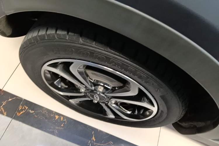 Used Chery QQ Little Ant 2021 150 000 Yuan Ant Fan Edition New Ant Cool Version Lithium Iron Phosphate Right Rear Wheel Hub