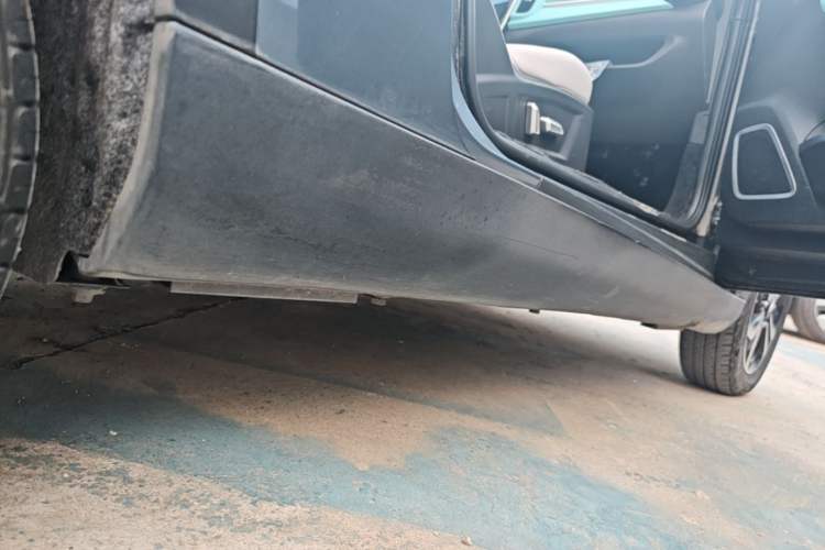 Used Chery QQ Little Ant 2021 200 000 Yuan "Ant Fan" Edition Energized Version NMC Lithium Battery 301 km Right Side Sill