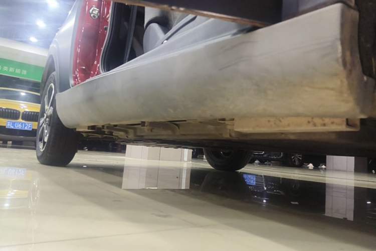 Used Chery QQ Little Ant 2021 150 000 Yuan "Ant Fan" Edition New Ant Cool Version Lithium-Ion Battery Right Side Sill