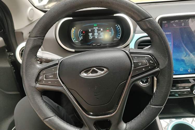 Used Chery QQ Little Ant 2021 200 000-Yuan Ant Fan Edition Talent Version Lithium Iron Phosphate 301 km Steering Wheel