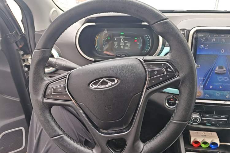 Used Chery QQ Little Ant 2021 150 000 Yuan Ant Fan Edition New Ant Cool Version Lithium Iron Phosphate Steering Wheel