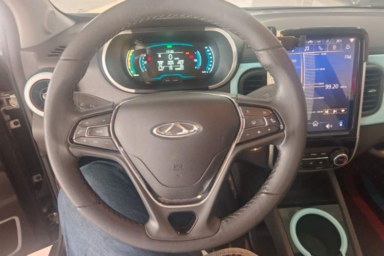 Used Chery QQ Little Ant 2021 200 000 Yuan Ant Fan Edition Energized Version Lithium Iron Phosphate 301 km Steering Wheel