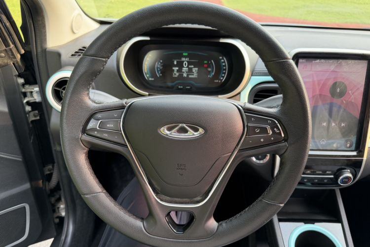Used Chery QQ Little Ant 2021 200 000-Yuan Ant Fan Edition Talent Version NMC Battery 301 km Steering Wheel