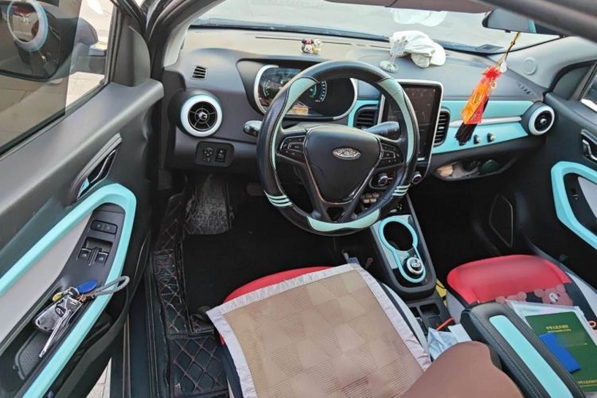 Used Chery QQ Little Ant 2021 200 000-Yuan Ant Fan Edition Oxygen Version Lithium Iron Phosphate 301 km Steering Wheel