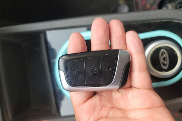 Used Chery QQ Little Ant 2021 150 000 Yuan Ant Fan Edition Ant Cool Version Lithium Iron Phosphate Vehicle Key