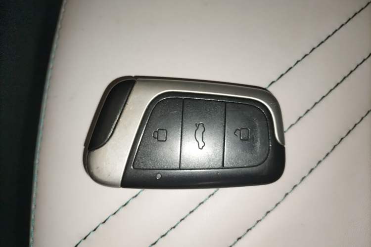 Used Chery QQ Little Ant 2021 150 000 Yuan "Ant Fan" Edition Ant Cool Version with Ternary Lithium Vehicle Key