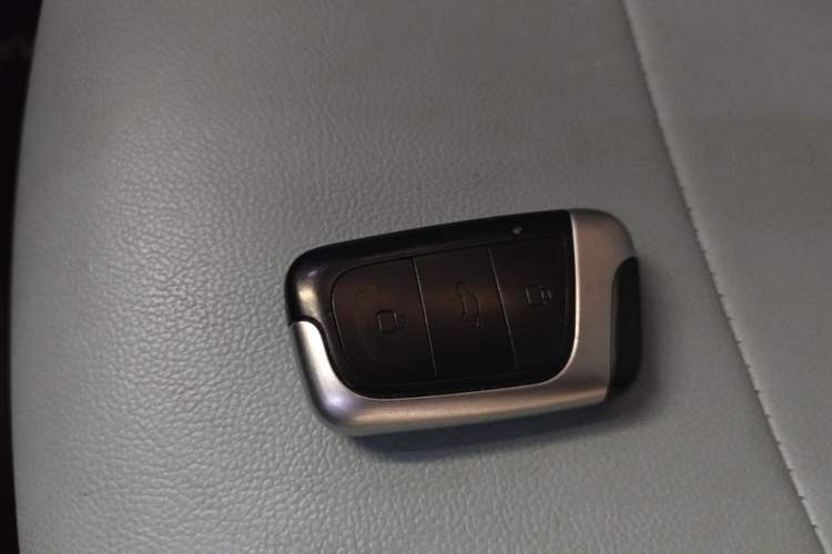 Used Chery QQ Little Ant 2021 150 000 Yuan Ant Fan Edition Ant Trend Version Lithium Iron Phosphate Vehicle Key